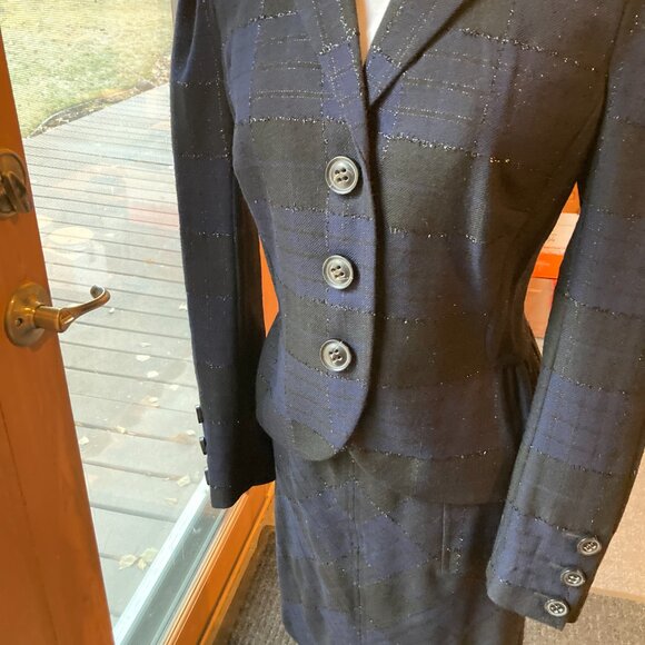 NEVER WORN - DIANE VON FURSTENBERG SKIRT SUIT - Picture 6 of 11